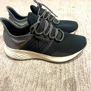 New Balance Roav Athletic Sneaker Size 9